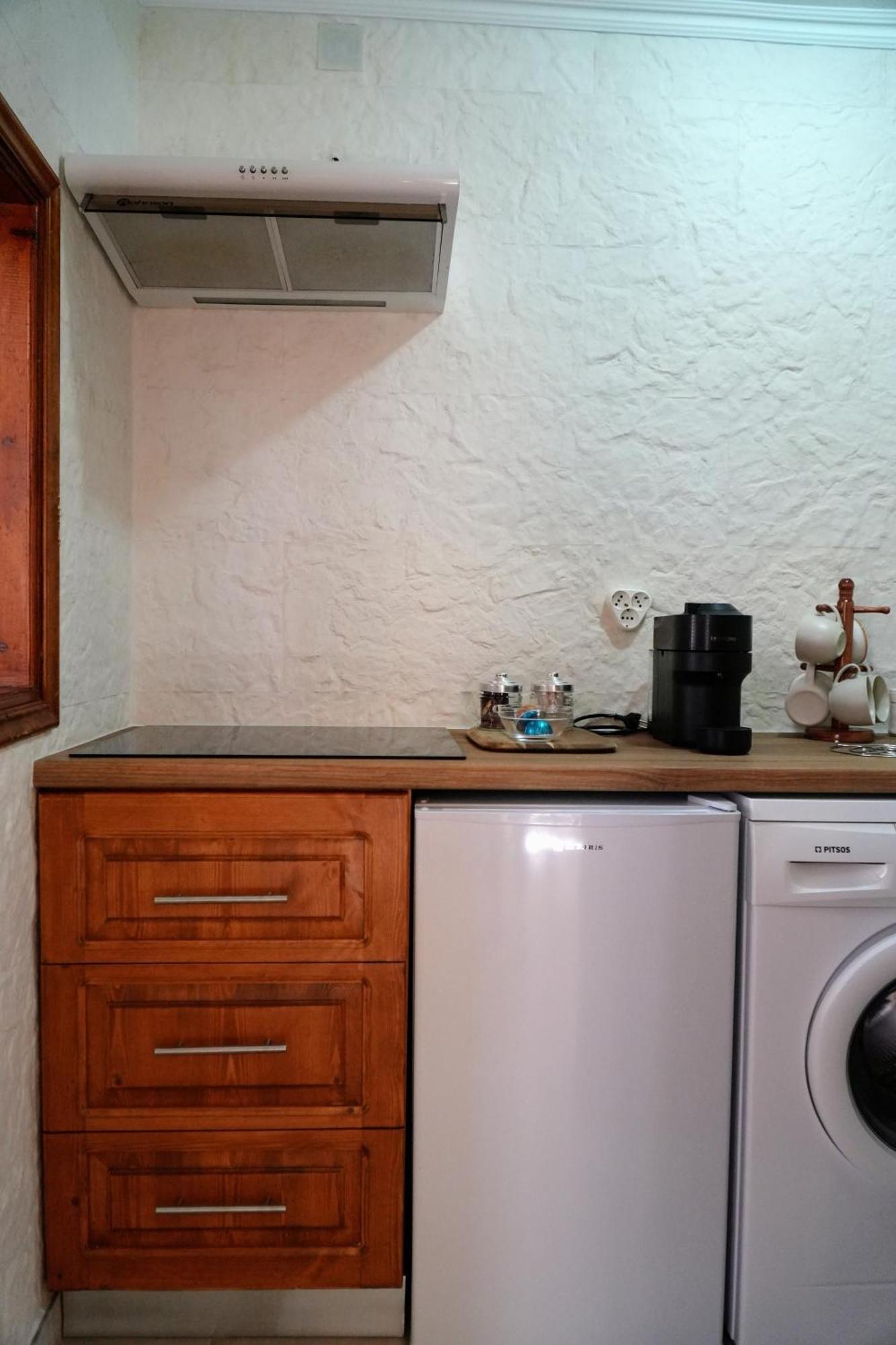 Stone Living Symi Central Apartments מראה חיצוני תמונה