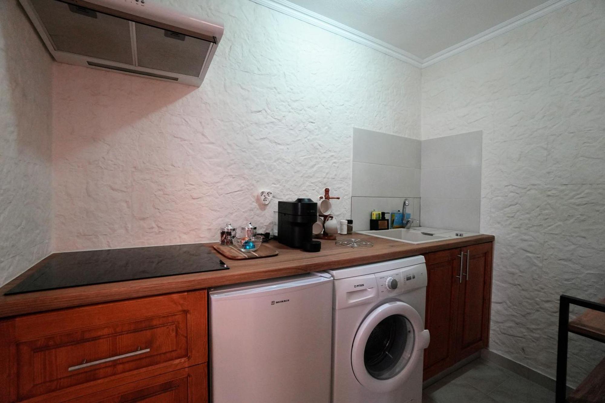 Stone Living Symi Central Apartments מראה חיצוני תמונה